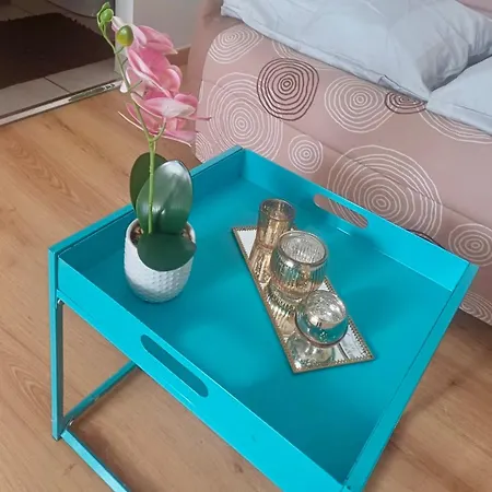Le Minimaliste Apartment