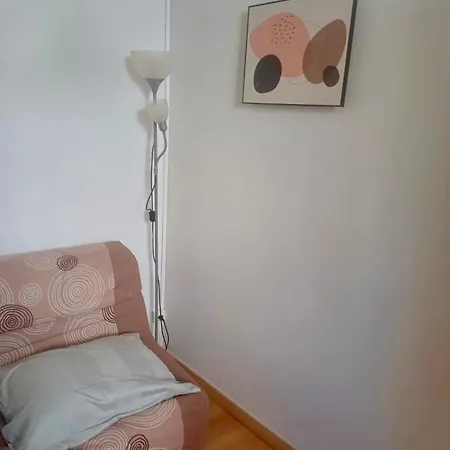 Le Minimaliste Apartment